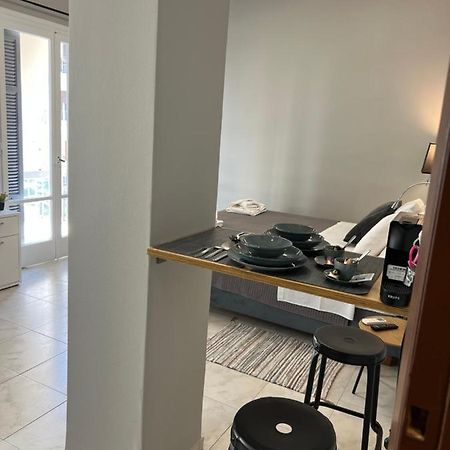 Apartmán Living Near Acropolis By Sylvia Staikou At Nikis Str Atény Exteriér fotografie