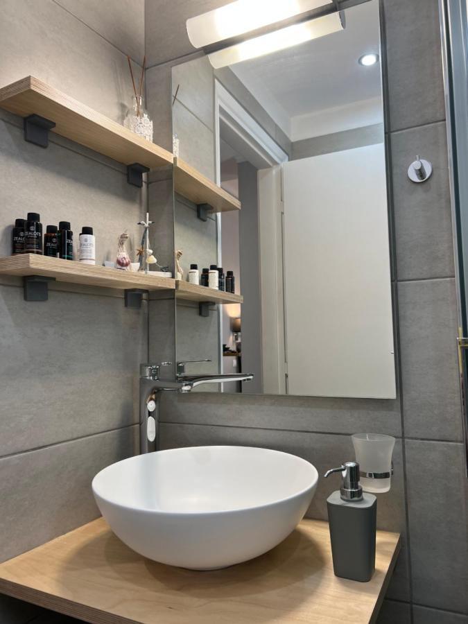 Apartmán Living Near Acropolis By Sylvia Staikou At Nikis Str Atény Exteriér fotografie